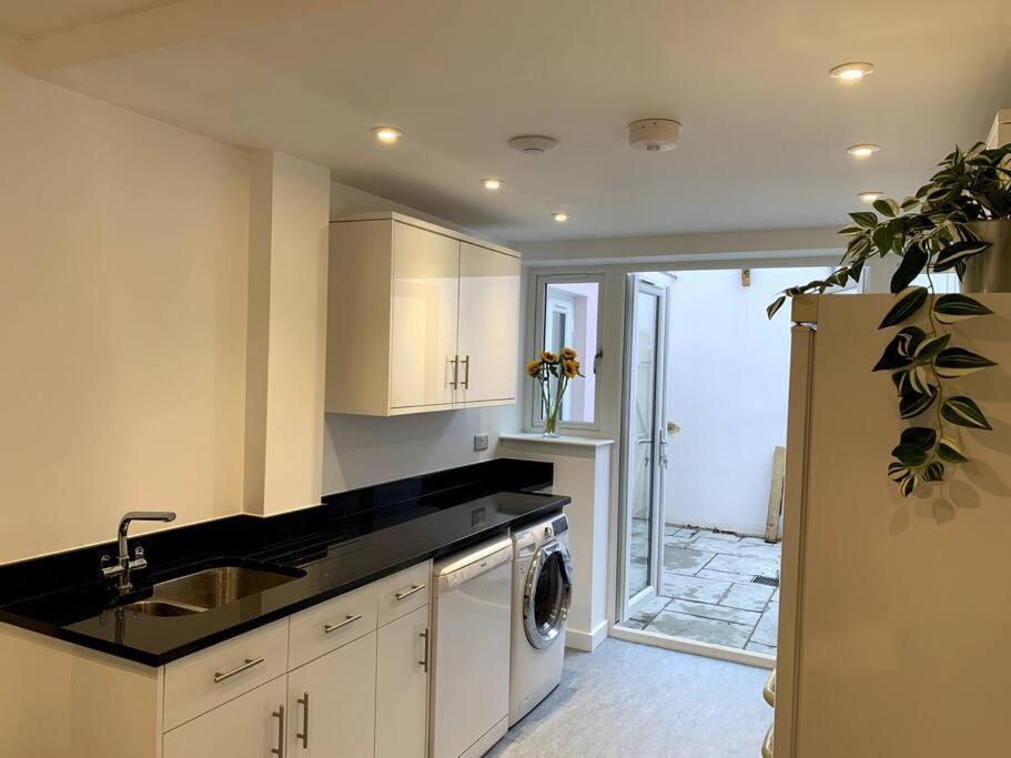 Ferienwohnung Newly Refurbished Uplyme Getaway Exterior foto